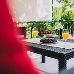 Marjan Hill 3-br Apt,5 Guests Private Garden Near * 스플리트