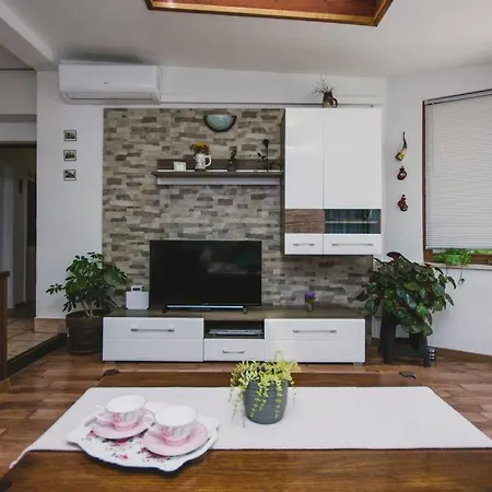Lägenhet Marjan Hill 3-br Apt,5 Guests Private Garden Near Split