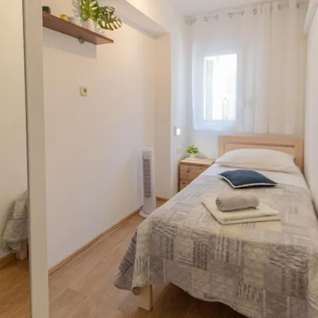 Lägenhet Marjan Hill 3-br Apt,5 Guests Private Garden Near