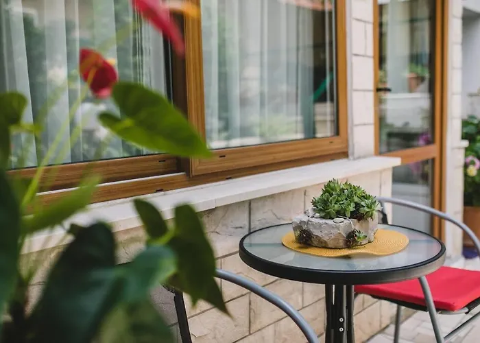 Marjan Hill 3-br Apt,5 Guests Private Garden Near Lägenhet *