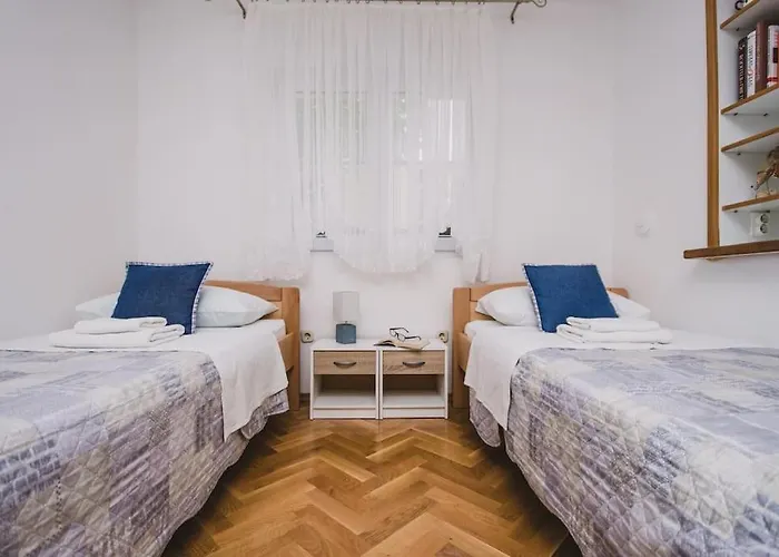 Lägenhet Marjan Hill 3-br Apt,5 Guests Private Garden Near Split