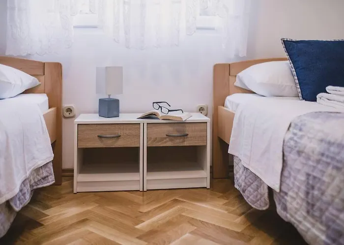 Marjan Hill 3-br Apt,5 Guests Private Garden Near Split