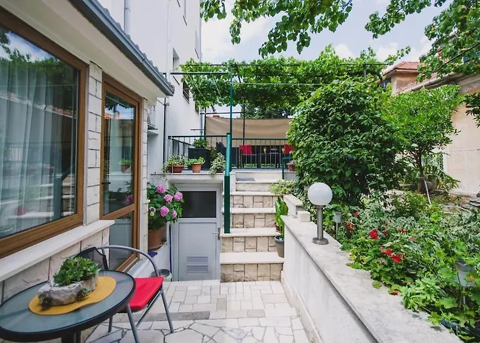 Lägenhet Marjan Hill 3-br Apt,5 Guests Private Garden Near *