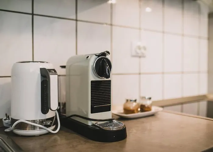 Marjan Hill 3-br Apt,5 Guests Private Garden Near Lägenhet *