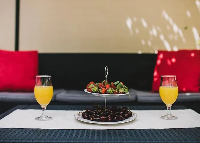 Marjan Hill 3-br Apt,5 Guests Private Garden Near Lägenhet *