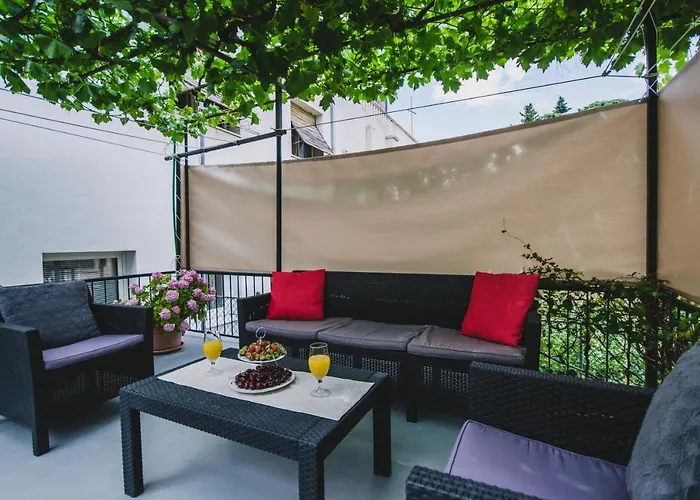 Lägenhet Marjan Hill 3-br Apt,5 Guests Private Garden Near Split